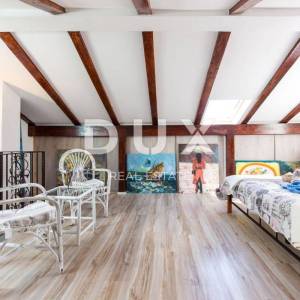 Lovran, dvojna kuća s bazenom, 267 m², panoramski pogled