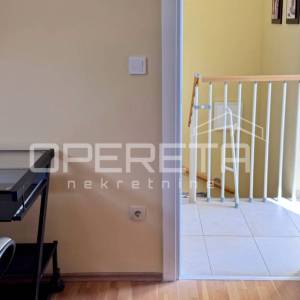 MAKARSKA dvoetažni stan 91,36m2 - 3 sobe/2 kupaonice/pogled