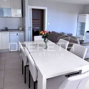 MAKARSKA dvoetažni stan 91,36m2 - 3 sobe/2 kupaonice/pogled