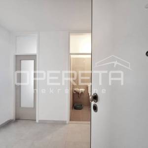 Makarska / Zadnji kat / Lift / Pogled na more / Odmah useljiv