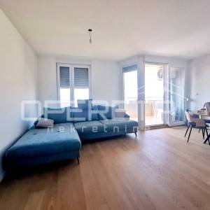 Makarska / Zadnji kat / Lift / Pogled na more / Odmah useljiv
