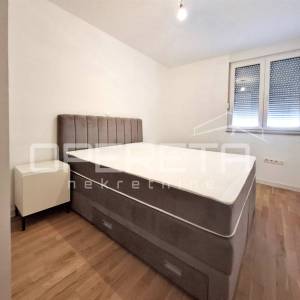 Makarska / Zadnji kat / Lift / Pogled na more / Odmah useljiv