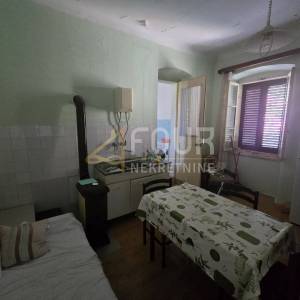 Mali Lošinj, 488m2, kamena starina 100m od mora