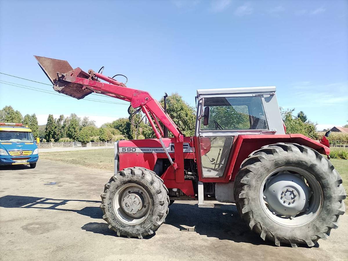 Massey ferguson 590