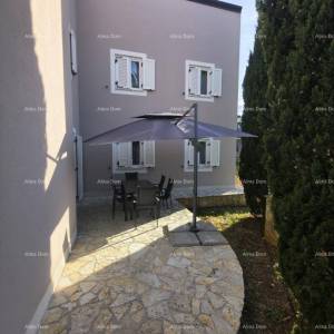 MEDULIN, POŠESI, STAN 73,54 m² S VRTOM, 150 m OD MORA