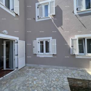 MEDULIN, POŠESI, STAN 73,54 m² S VRTOM, 150 m OD MORA