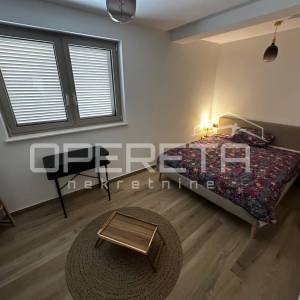 Moderan dvosoban stan 49 m² s terasom i parkingom – Hvar