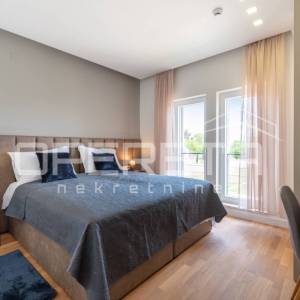 Moderna vila s bazenom i velikom privatnom okućnicom u blizini Nina
