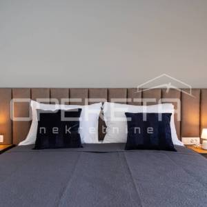 Moderna vila s bazenom i velikom privatnom okućnicom u blizini Nina
