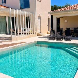 MODERNA VILLA S BAZENOM –  5 KM OD MORA, TAR