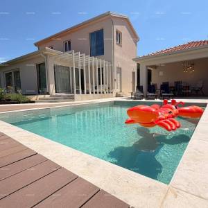 MODERNA VILLA S BAZENOM –  5 KM OD MORA, TAR