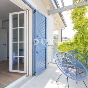 Murter, dvojna kamena kuća s bazenom, 148 m²