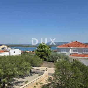 Murter, kuća - duplex, 130 m², pogled na more, u izgradnji