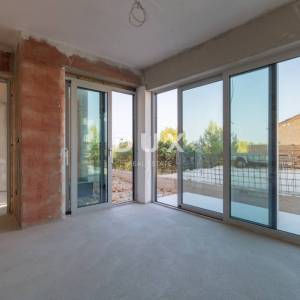 Murter, Podvrške, stan s bazenom, 84,4 m²