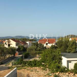 Murter, Podvrške, stan s bazenom, 93,5 m², novogradnja