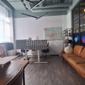 Najam, Centar, poslovni prostor 580m2 na 2 etaže, parking