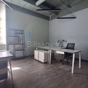 Najam, Centar, poslovni prostor 580m2 na 2 etaže, parking