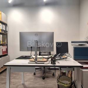 Najam, Centar, poslovni prostor 580m2 na 2 etaže, parking