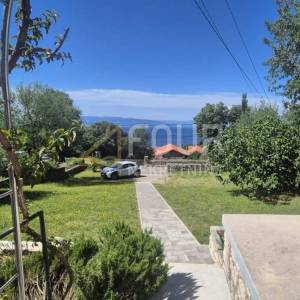 Najam, Kostrena, samostojeća kuća s okućnicom, pogled na more