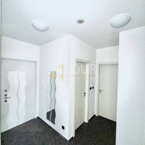 Najam, Rijeka - centar, namješten stan, 56.60m2, garažno parkirno mjesto