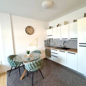 Najam, Rijeka - centar, namješten stan, 56.60m2, garažno parkirno mjesto