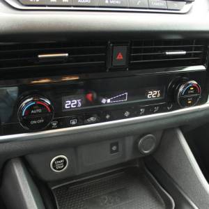 Nissan Qashqai 1.3 MHEV AUTOMATIK *NAVIGACIJA, LED, KAMERA*