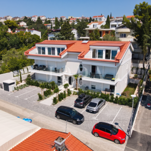 Novi Vinodolski apartman 1.red do mora