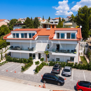 Novi Vinodolski apartman 1.red do mora