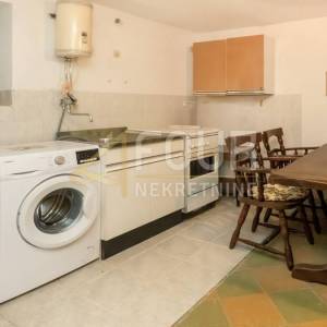 Novi Vinodolski - centar, samostojeća kuća 96m2