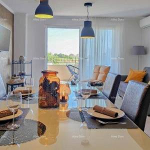 Novigrad – Dvoetažni stan 84 m² s terasom i parkingom