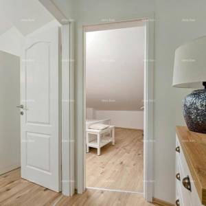 Novigrad – Dvoetažni stan 84 m² s terasom i parkingom