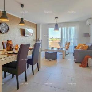 Novigrad – Dvoetažni stan 84 m² s terasom i parkingom