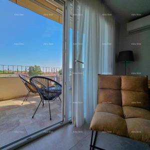 Novigrad – Dvoetažni stan 84 m² s terasom i parkingom