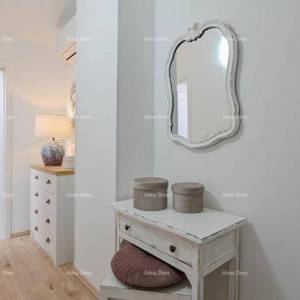 Novigrad – Dvoetažni stan 84 m² s terasom i parkingom