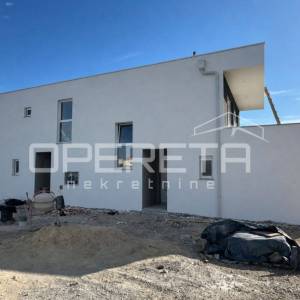 Novogradnja - Dvosoban stan s vrtom, 64 m², Sabunike, Zadar