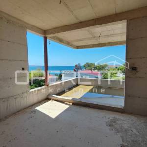 Novogradnja - Dvosoban stan s krovnom terasom i bazenom, Povljana, otok Pag