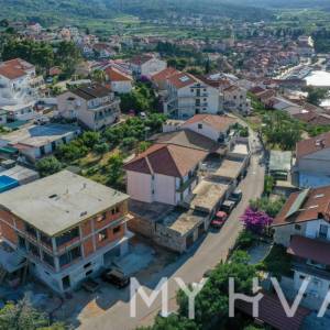 Novogradnja sa bazenom Jelsi
