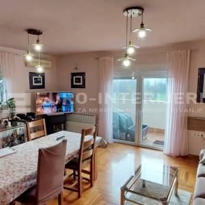 Obiteljska kuća u naselju Bizek površine 381 m², bez provizije!