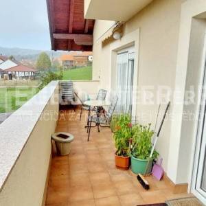 Obiteljska kuća u naselju Bizek površine 381 m², bez provizije!