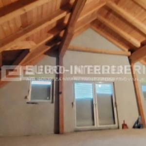 Obiteljska kuća u naselju Bizek površine 381 m², bez provizije!