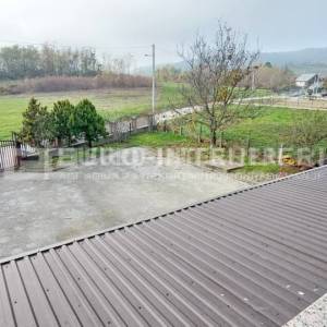 Obiteljska kuća u naselju Bizek površine 381 m², bez provizije!