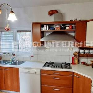 Obiteljska kuća u naselju Bizek površine 381 m², bez provizije!
