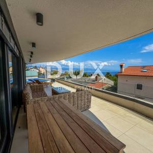 Opatija, centar, četverosoban stan, 158 m2, s privatnim bazenom
