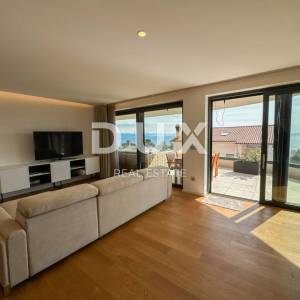 Opatija, centar, četverosoban stan, 158 m2, s privatnim bazenom