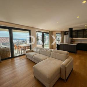 Opatija, centar, četverosoban stan, 158 m2, s privatnim bazenom