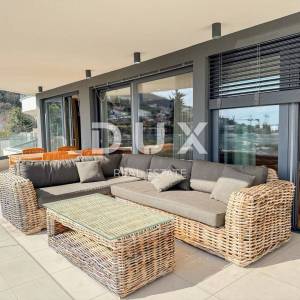 Opatija, centar, četverosoban stan, 158 m2, s privatnim bazenom