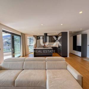 Opatija, centar, četverosoban stan, 158 m2, s privatnim bazenom