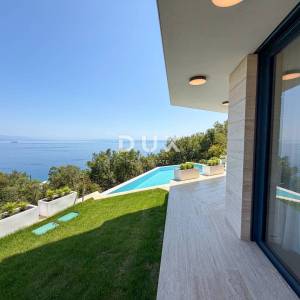 OPATIJA, IČIĆI - moderna vila s bazenom na jedinstvenoj poziciji samo 200m od plaže Ičići, blizina Mariott resorta