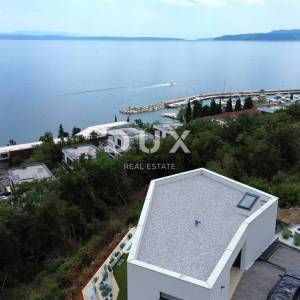 OPATIJA, IČIĆI - moderna vila s bazenom na jedinstvenoj poziciji samo 200m od plaže Ičići, blizina Mariott resorta