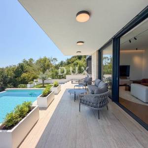 OPATIJA, IČIĆI - moderna vila na jedinstvenoj poziciji samo 200 m od plaže Ičići 